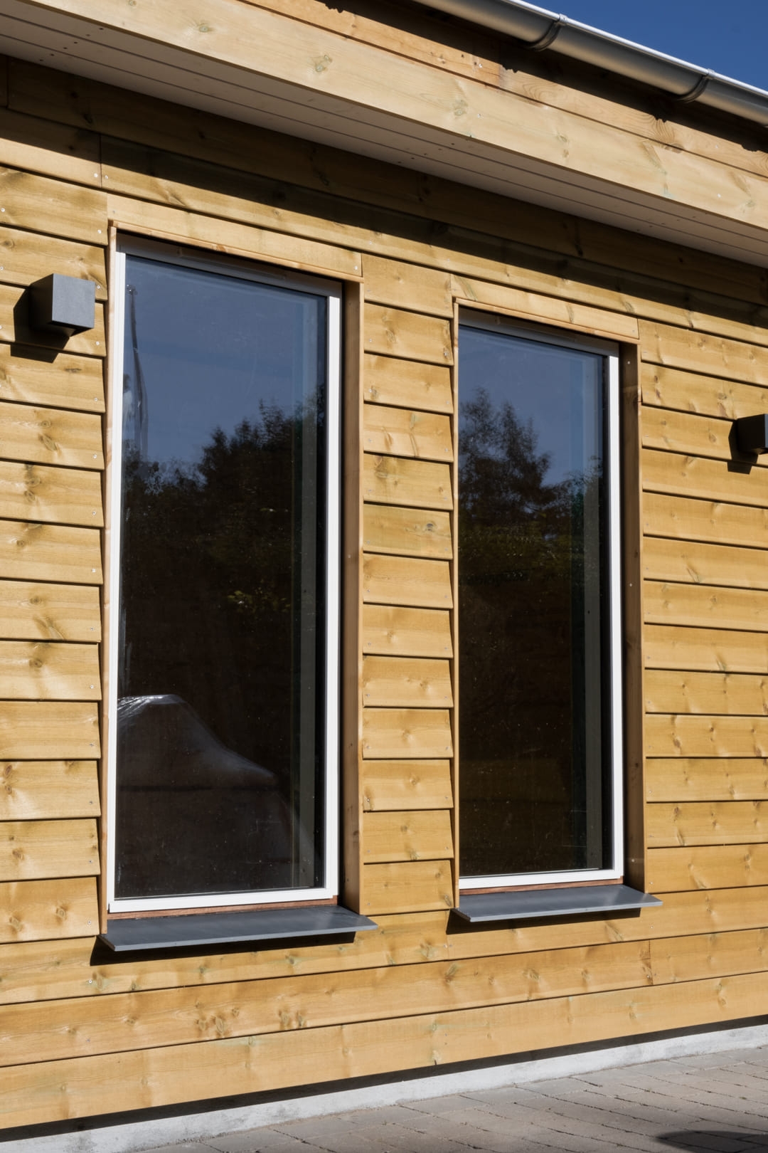 Stora fasta fönster